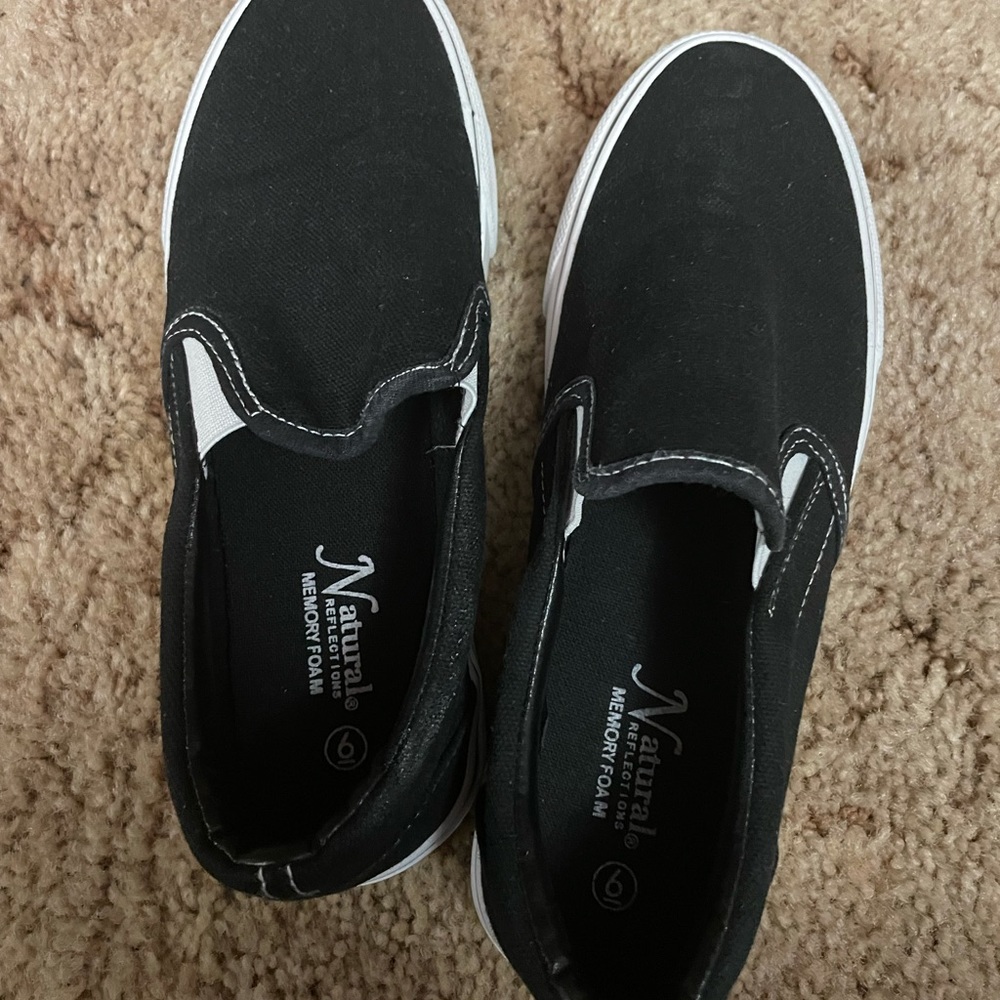 Naturals brand shoes. Never worn